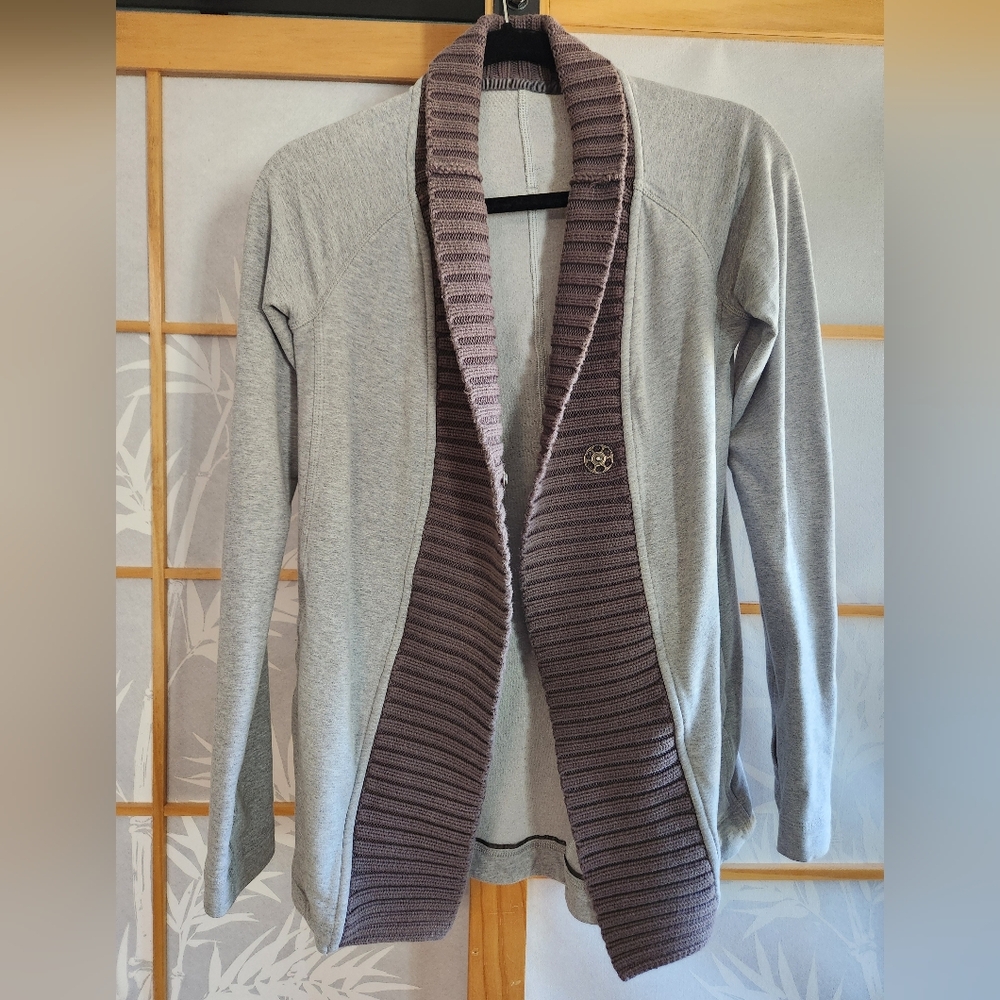 Lululemon Women Bliss Break Jacket Yoga Cardigan Size 6 One-button Snap Soft
